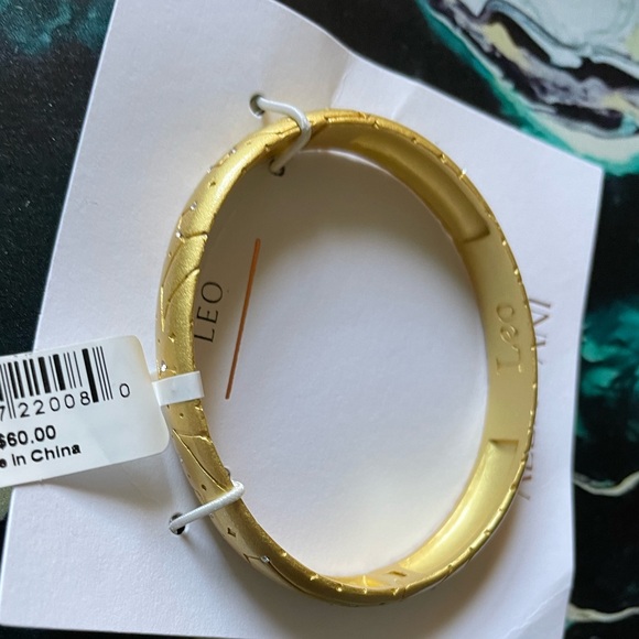 NWT Alex and Ani Leo Zodiac Hinge Bangle - Picture 5 of 8
